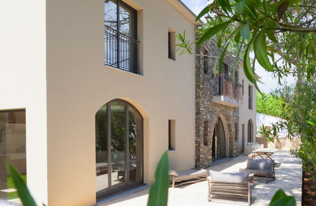 VILLA ELBA E CASE DI MISINCU