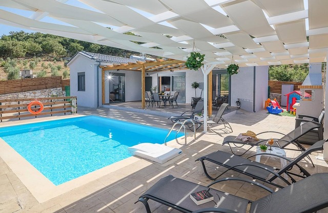 Villa Eleonas with private swimming pool