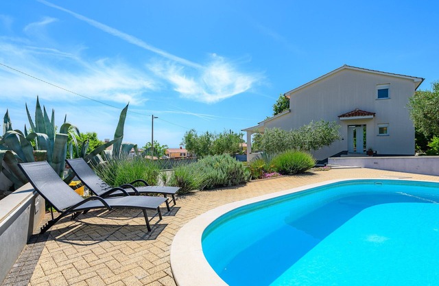 Villa Elisa with pool in Kaštelir, Istria
