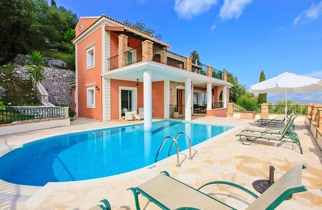 Villa Emilios: Large Private Pool, Sea Views, A/C, WiFi