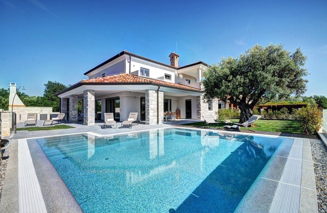 Villa Emotion with Pool