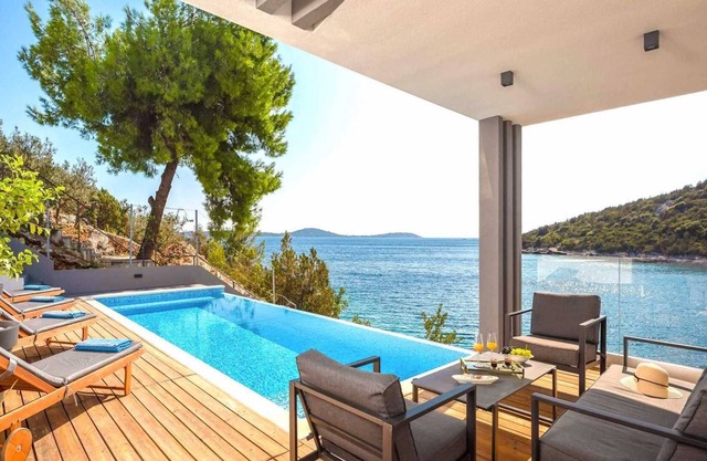 Villa Endless Summer - 5 Star beachfront villa with a pool