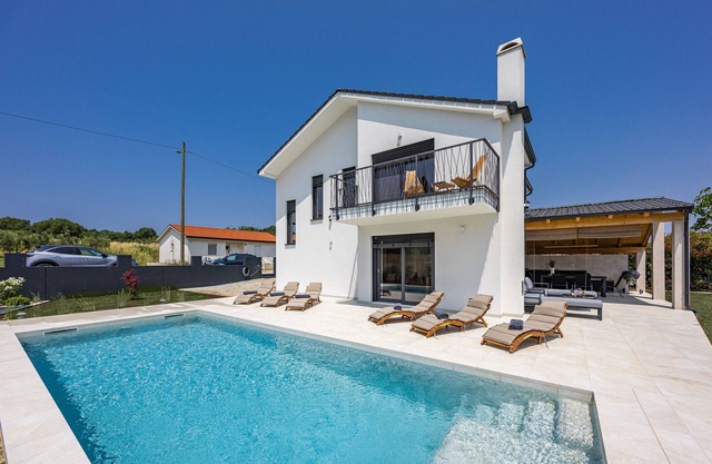 Villa Enja for 8 people near Pula with private pool & pet friendly