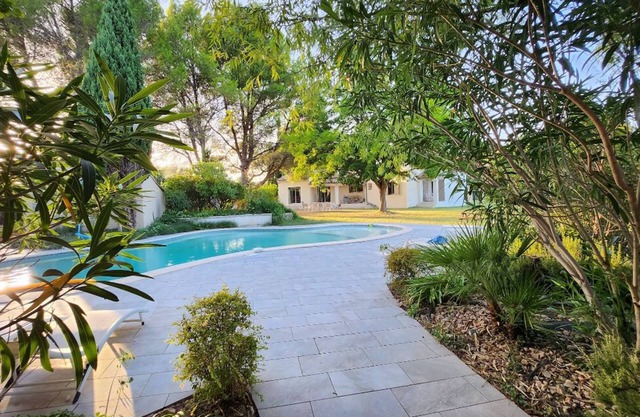 Villa et Parc Magnifiques en Provence