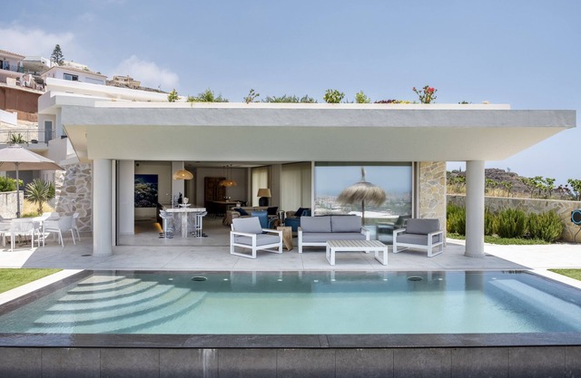 Villa 'Exclusive Too' with Pool, Terrace & Wi-Fi