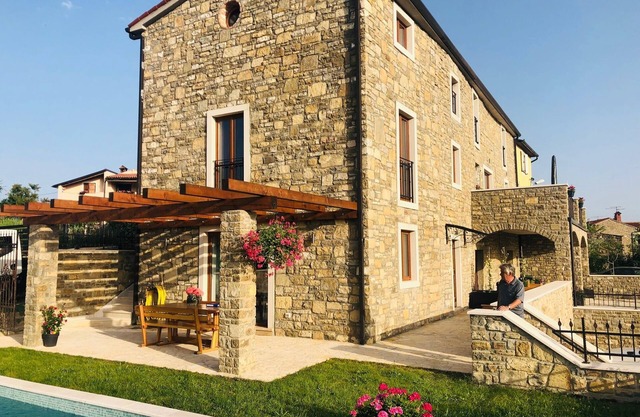 Villa Fasano, whole house fenced with garden, barbecue, private pool and veranda