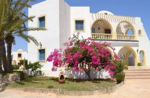 VILLA FEDERICA beautiful spacious with private pool 5 minutes from the beach Yati