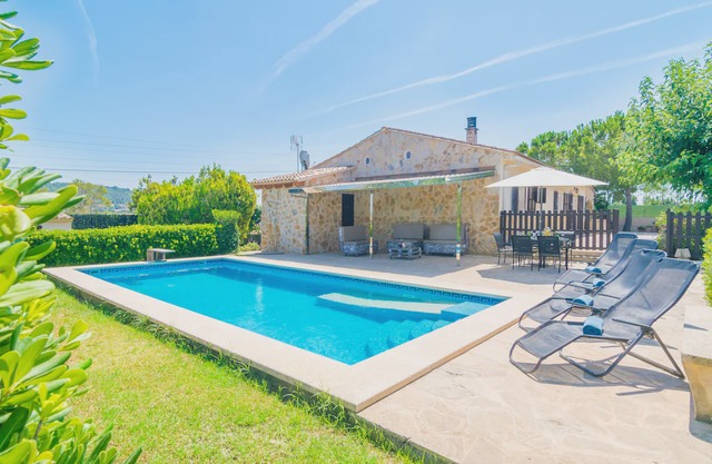 Villa Fernando - Three Bedroom Villa, Sleeps 6