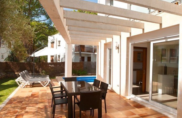 Villa Ferrera A. .