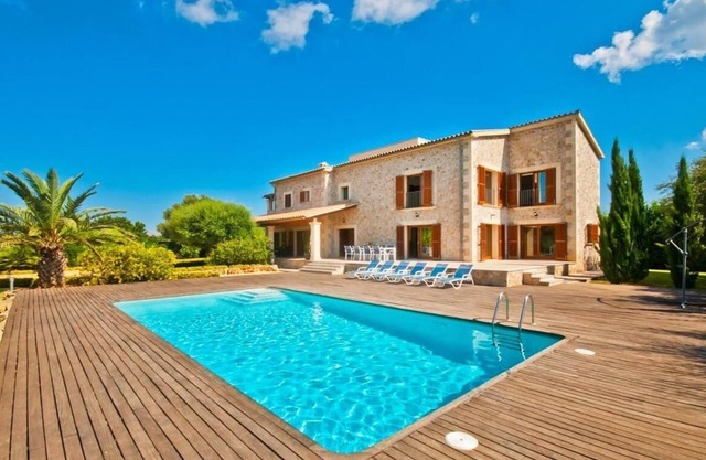 Villa "Finca Santa María" with Pool, Garden & Wi-Fi