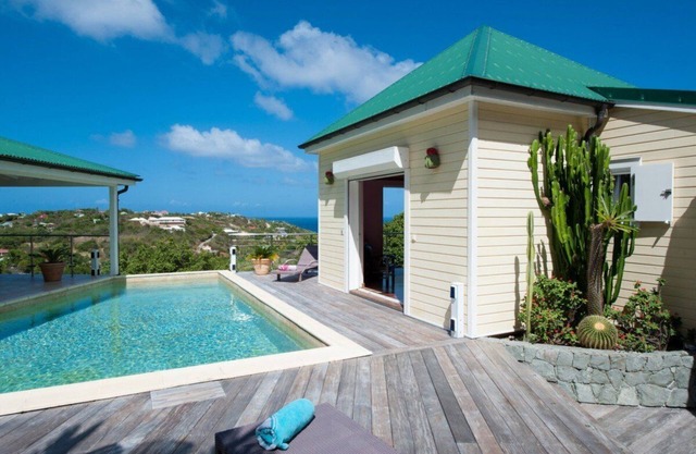 Villa Florence Ocean Located 