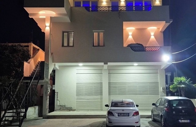 Villa - For 5 - Hot Tub - Parking - Garden