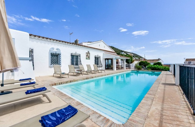 Villa for rent in El Portet de Moraira, SAN VICENTE, 50 mts from the water and private pool.