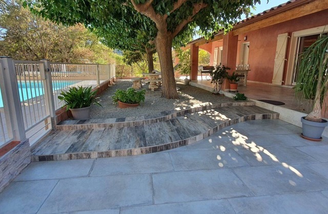 Villa garden with pool near Lake Salagou
