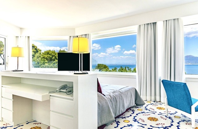VILLA GILDA - Twelve Bedroom Villa, Sleeps 24