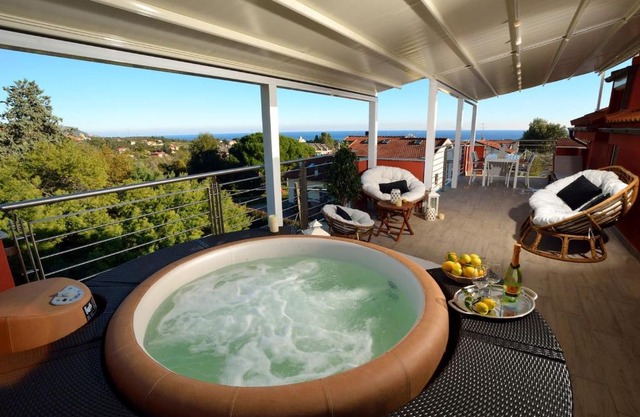 Villa Giovanna con terrazza panoramica, Jacuzzi e sauna