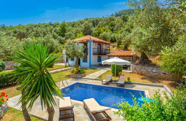 Villa Glysteri: Large Private Pool, Walk to Beach, A/C
