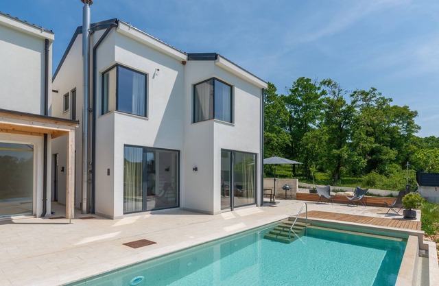 Villa Green Zebra nearby Porec – Crovillas GmbH