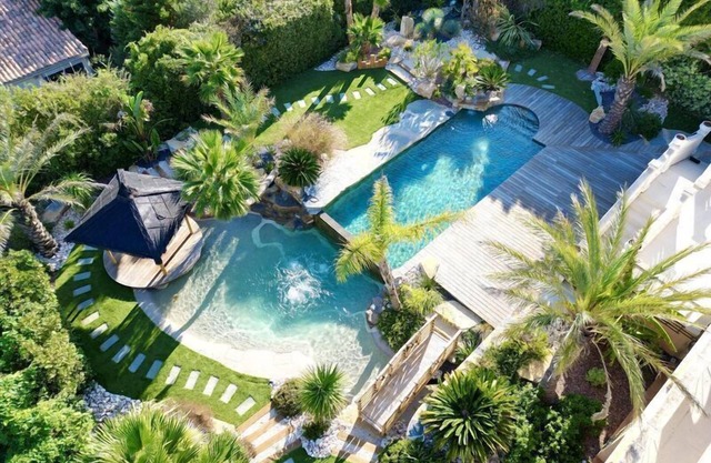 Villa Halo, Lagoon Pool, and Breathtaking Views