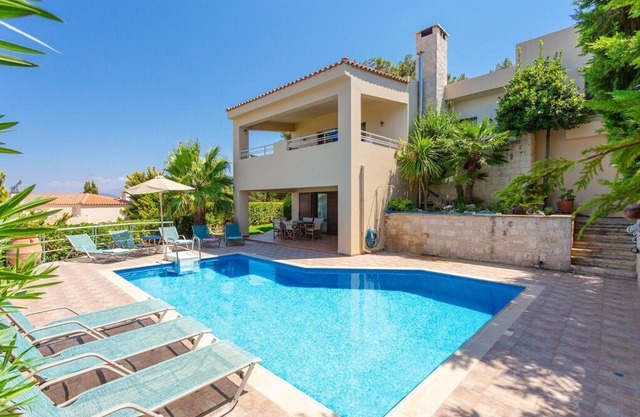 Villa Ilia: Large Private Pool, Sea Views, A/C, WiFi