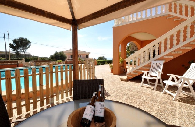 Villa in Bahia Grande, 8 pax, sea views, big private pool, perfect for families!