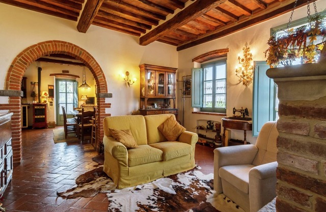Villa in Cortona with Private Pool