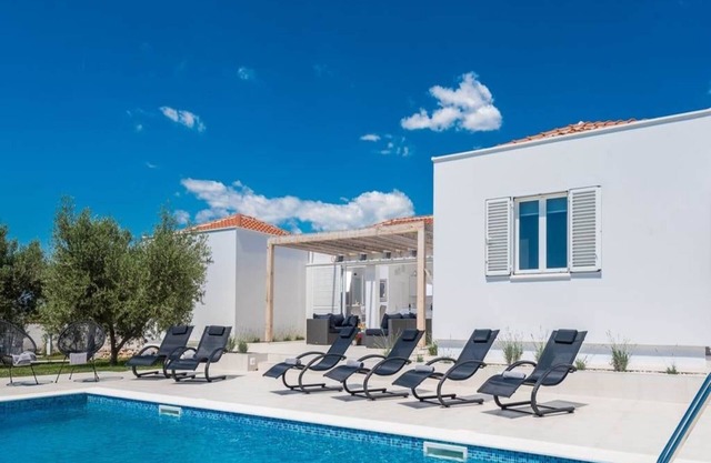 Villa in Debeljak with Pool near the Sea