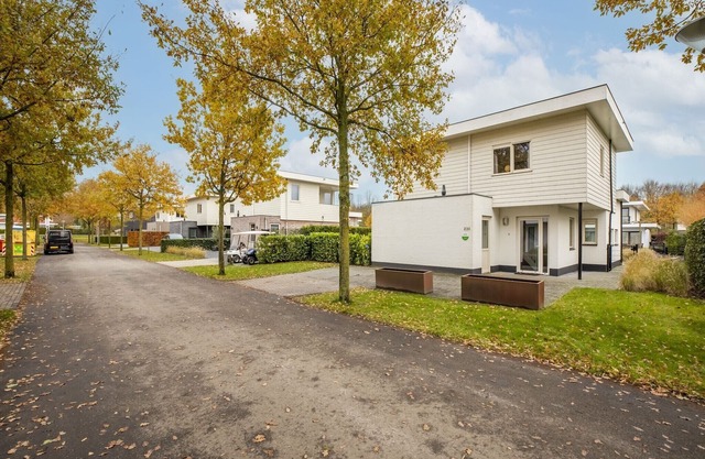Villa in Harderwijk with Sauna and Pier