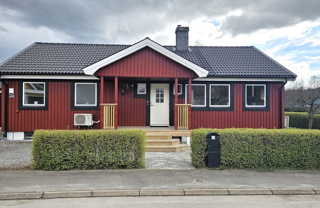 Villa in Henån with jacuzzi, sauna & conservatory | SE09119
