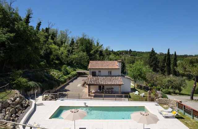 Villa in Pillo with 5 bedrooms sleeps 10