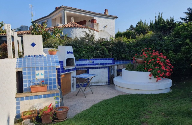 Villa 'In Riva al Mare' with Whirlpool & Wi-Fi