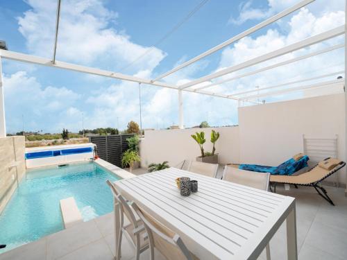 Villa in Rojales with Pool near Coast, cleaning included