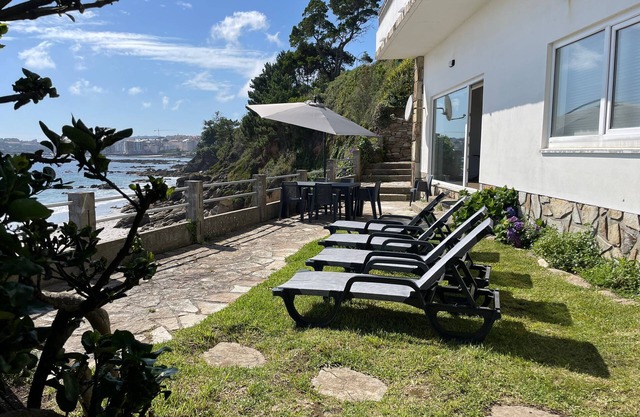 Villa in Sanxenxo on the beachfront, Barreiros