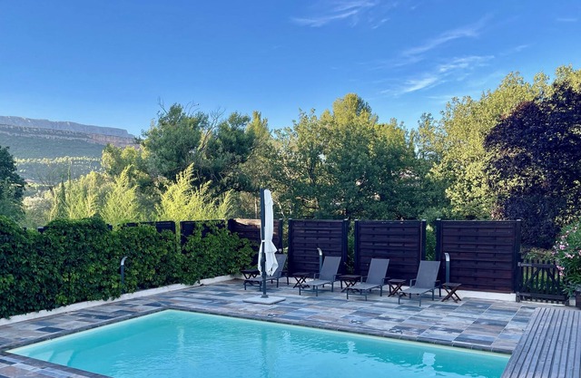 Villa IN THE Countryside Aixoise