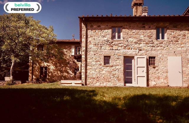 Villa in Tuscany with Heated Pool & Sports Court