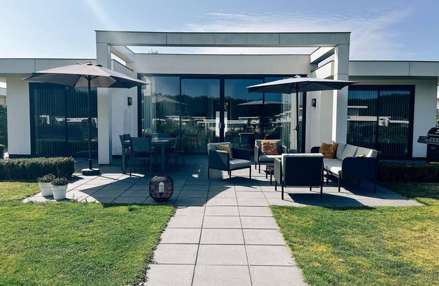 Villa in Zeewolde with Private Jetty