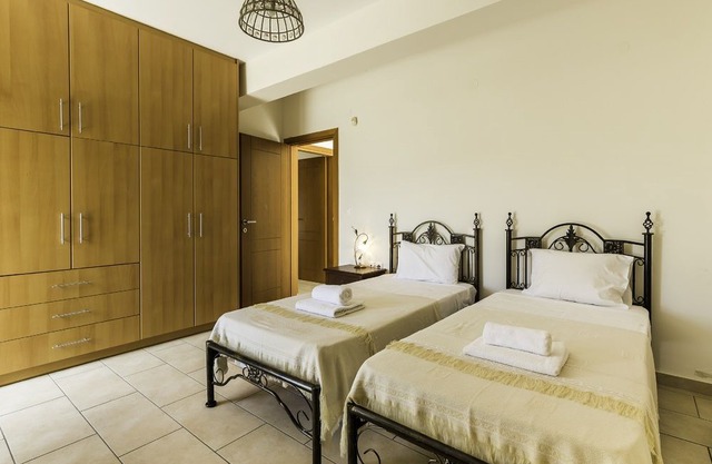 Villa Inna - Near Mikros Gialos Beach