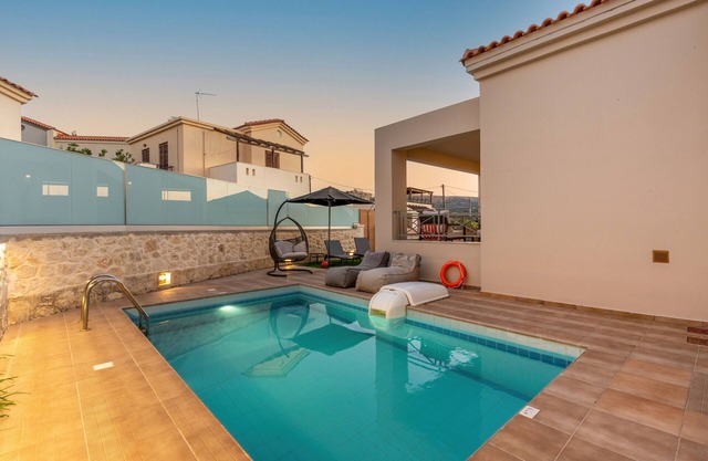 Villa Ismini 3 bedrooms with pool , sea view and e-car charger