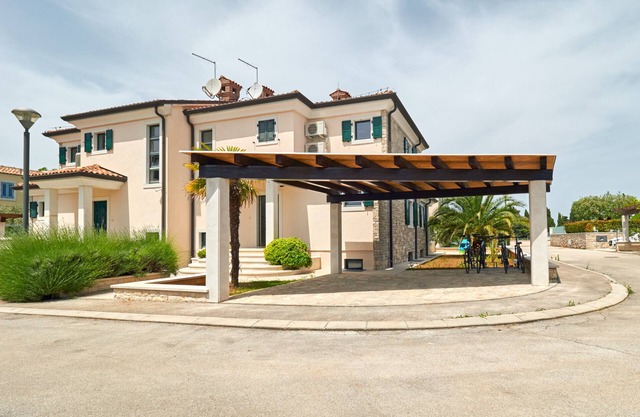 Villa Jazzbina - Three Bedroom Villa with Terrace