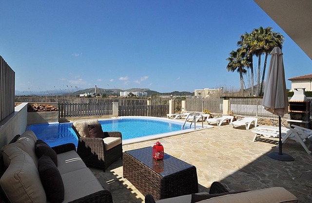 Villa Jeronimo, with private pool Playa de Muro