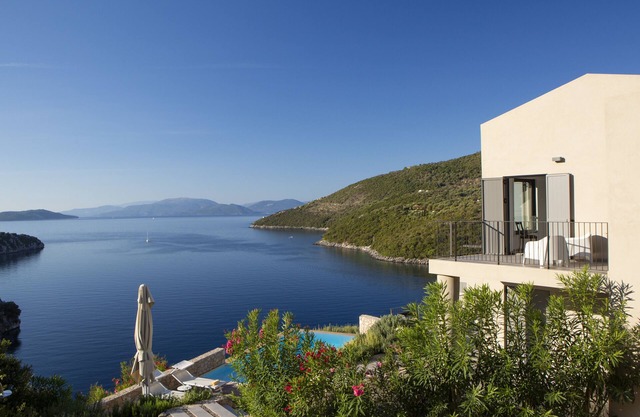 Villa Kastos - Stylish Luxury Villa with Direct Sea Access