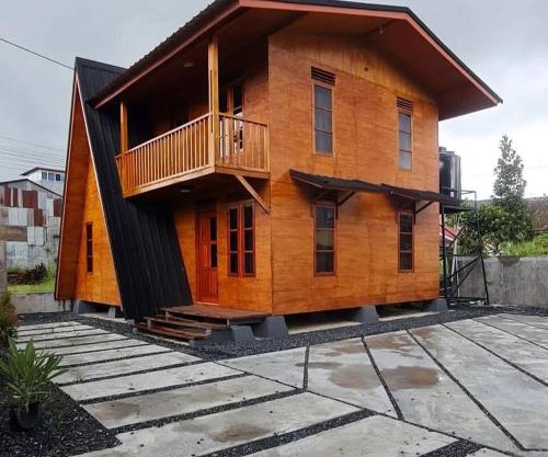 Villa Kayu by Henery