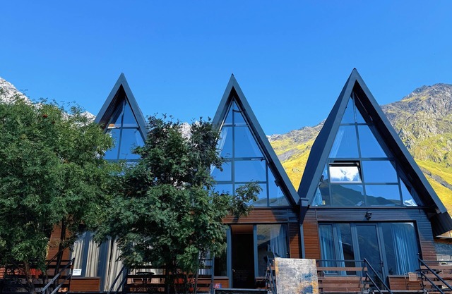Villa Kazbegi Cottages. Three Cottage in One space with 2 Bedroom