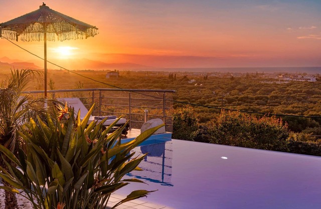Villa Konstantinos - Three Bedroom Villa, Sleeps 6