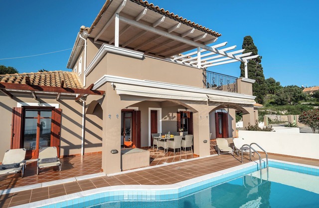 Villa 'Kumusha' with Sea View, Pool, Garden & Wi-Fi