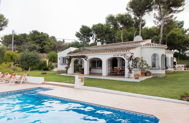 Villa 'La Paz' with Private Pool, Shared Terrace and Wi-Fi