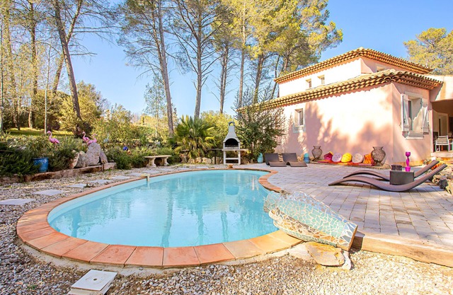 Villa 'Les Clémentines' with Pool, Garden, Terrace & Wi-Fi