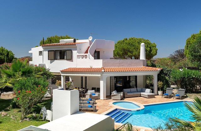 Villa Leshy