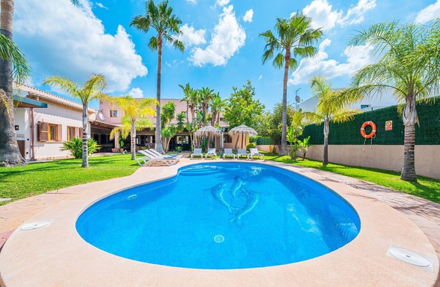 Villa 'Levante' with Heated Pool, Wi-Fi and Air Conditioning