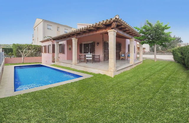 Villa Llenaire sleeps 8 with private pool